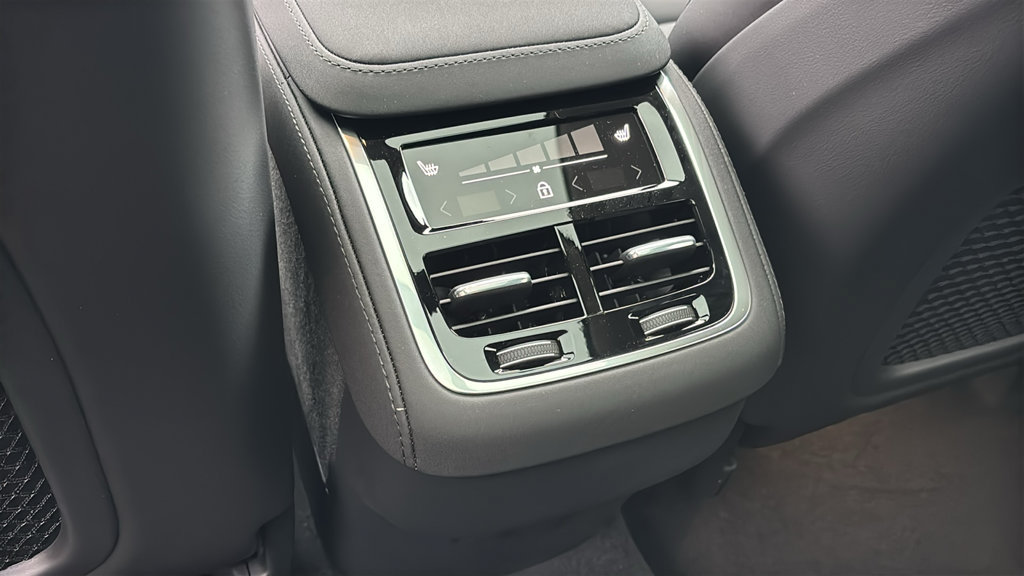 New 2026 Volvo XC90 B5 Core AWD/4WD image 8