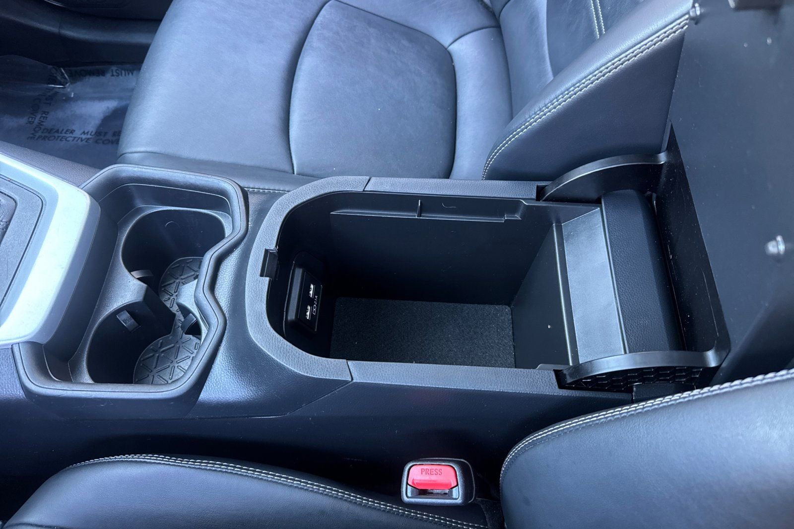 Used 2021 Toyota RAV4 XLE Premium w/ Carpet Mat Package (TMS) image 31
