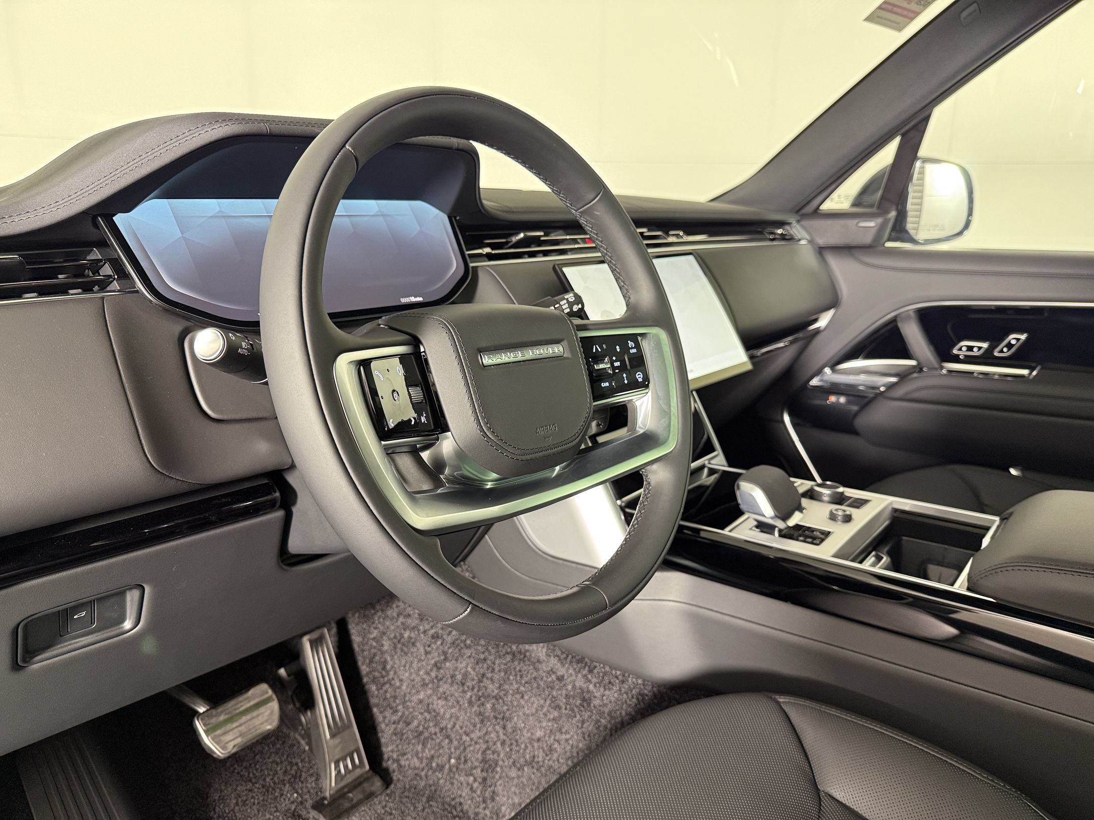 New 2027 Land Rover Range Rover SE AWD/4WD image 4