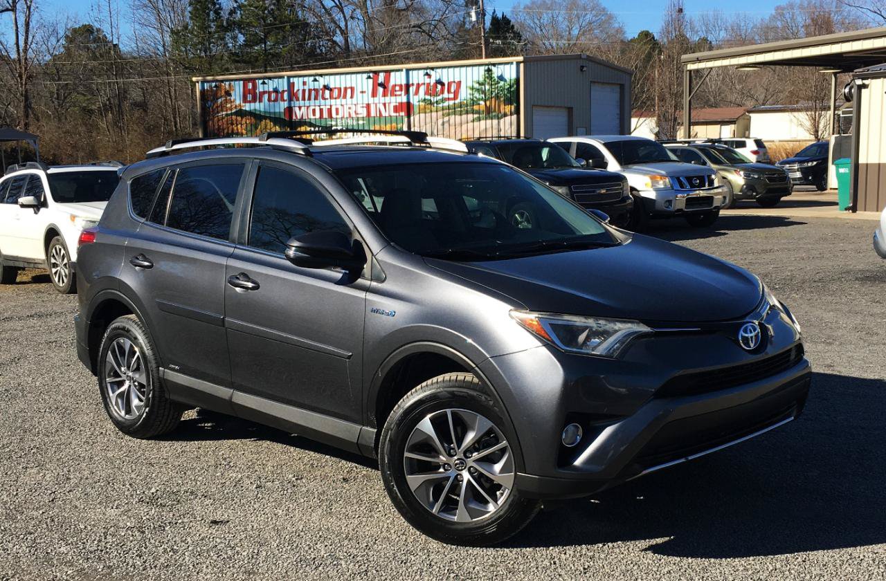 Used 2016 Toyota RAV4 XLE AWD/4WD image 8