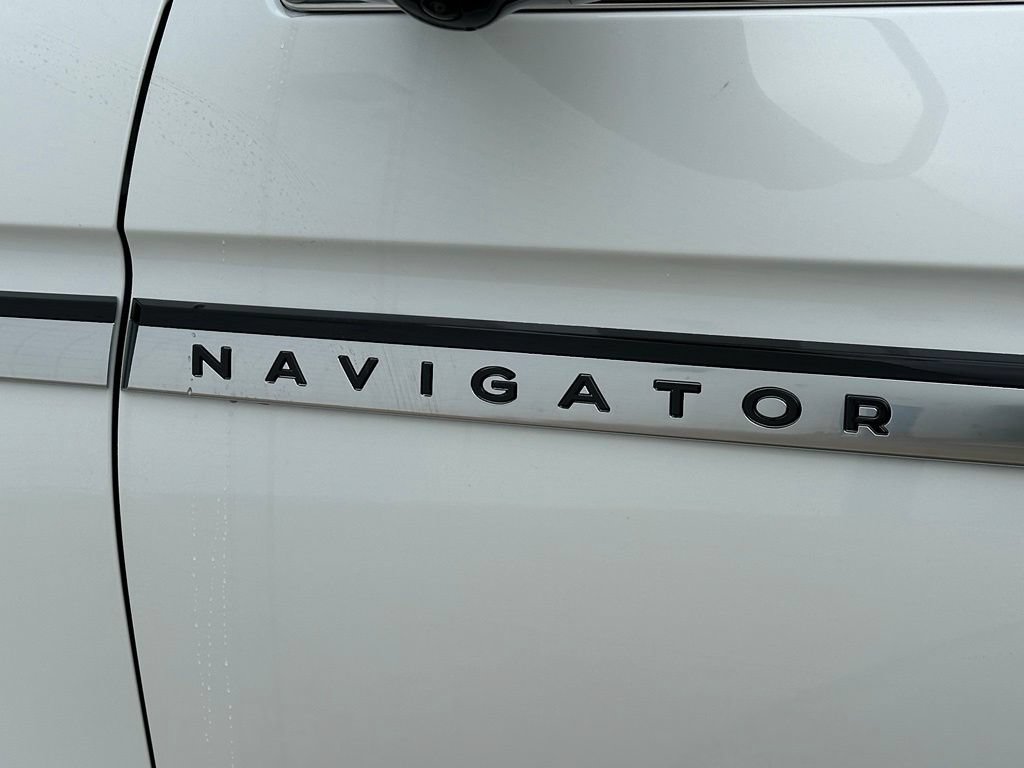New 2027 Lincoln Navigator Reserve AWD/4WD image 28