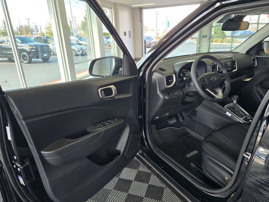 New 2026 Hyundai Venue SEL FWD image 32