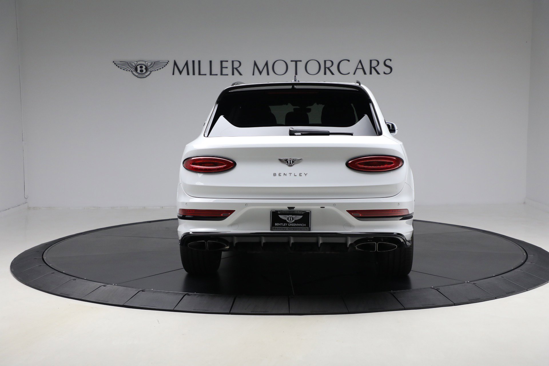 Used 2025 Bentley Bentayga Extended Wheelbase image 4