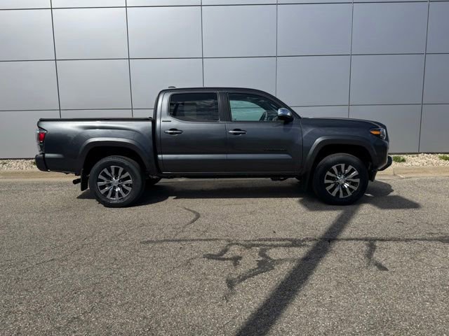 Certified 2022 Toyota Tacoma Limited AWD/4WD image 37