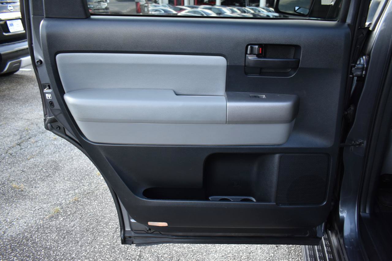 Used 2013 Toyota Sequoia SR5 AWD/4WD image 39
