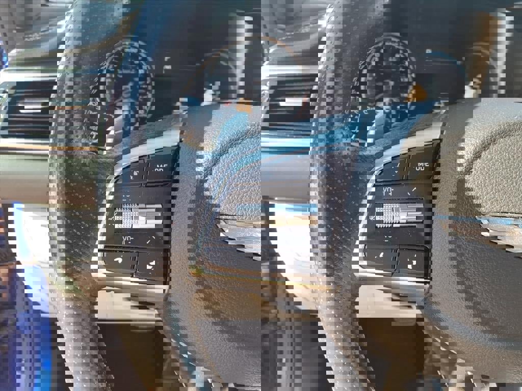 Used 2022 Genesis G70 2.0T image 17