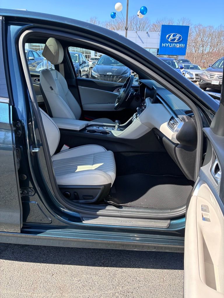 Used 2023 Genesis G70 3.3T w/ Sport Advanced Package image 19