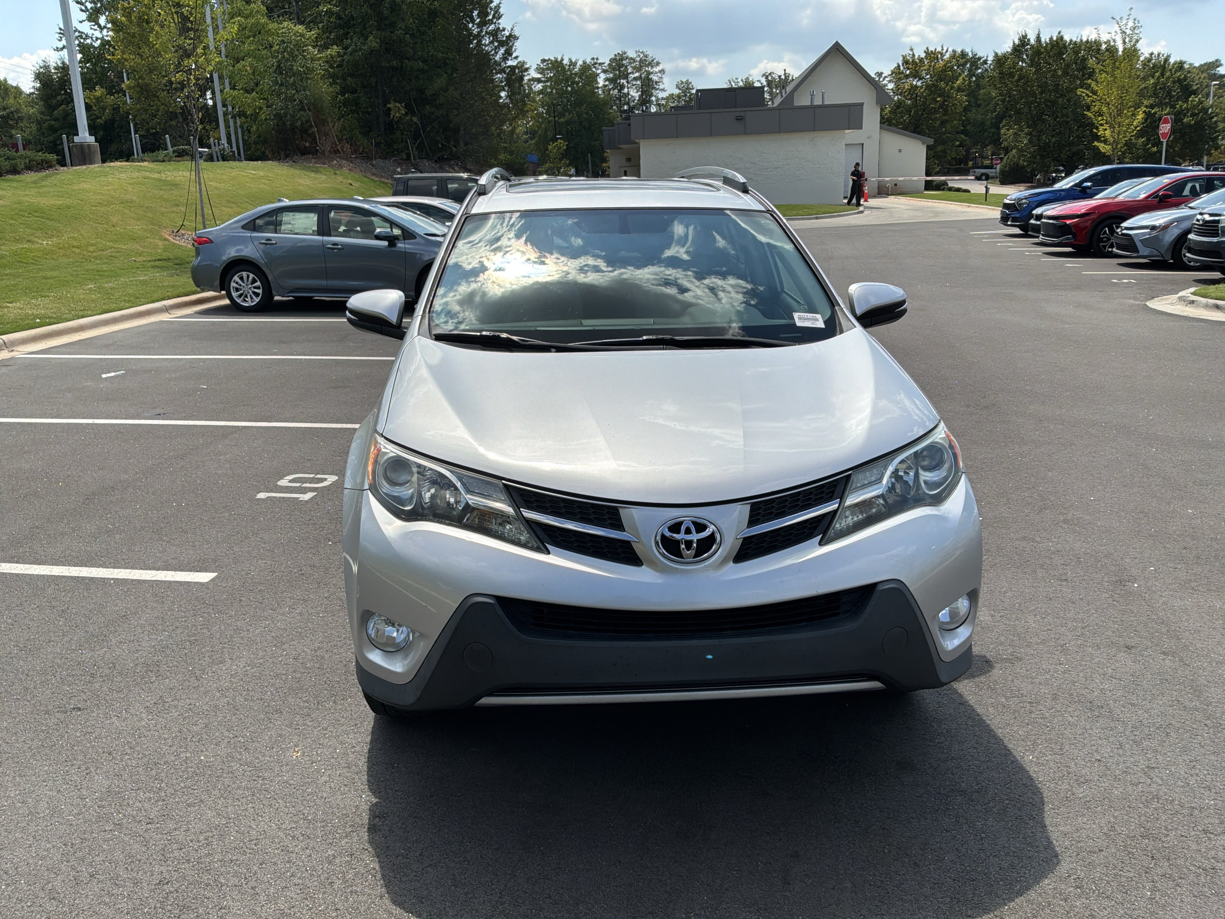 Used 2015 Toyota RAV4 XLE FWD image 3