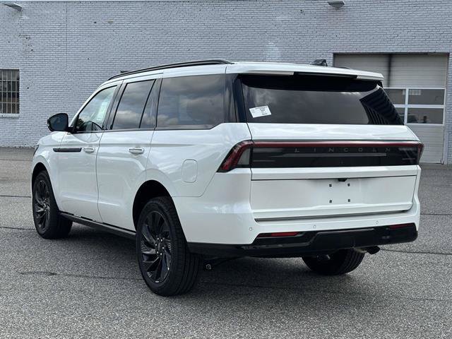 New 2027 Lincoln Navigator Reserve w/ Jet Appearance Package AWD/4WD image 24