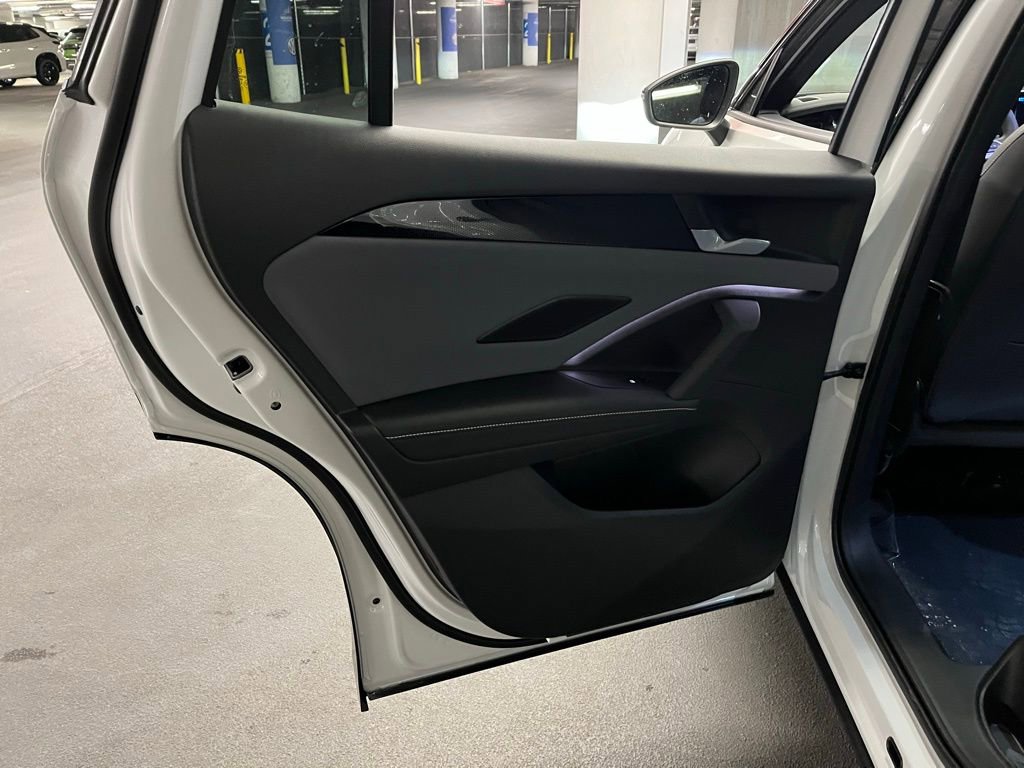 New 2025 Volkswagen Tiguan SE R-Line image 22