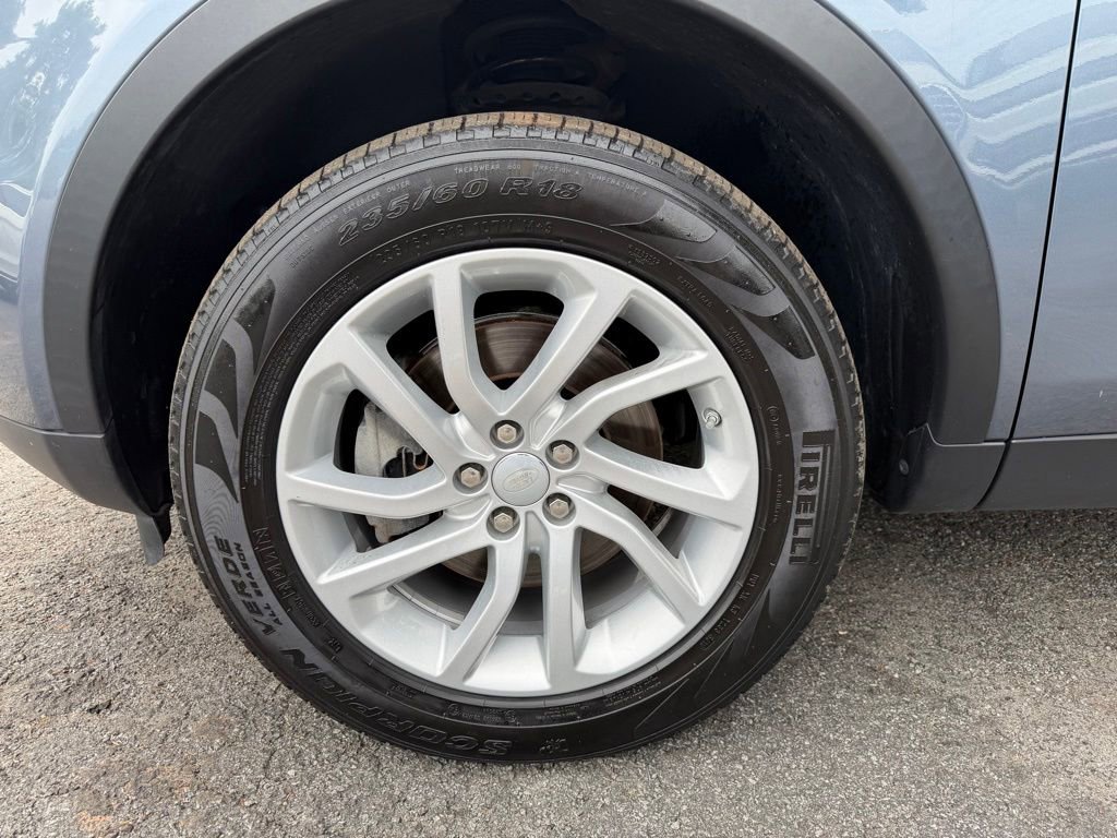Used 2019 Land Rover Discovery Sport AWD/4WD image 8