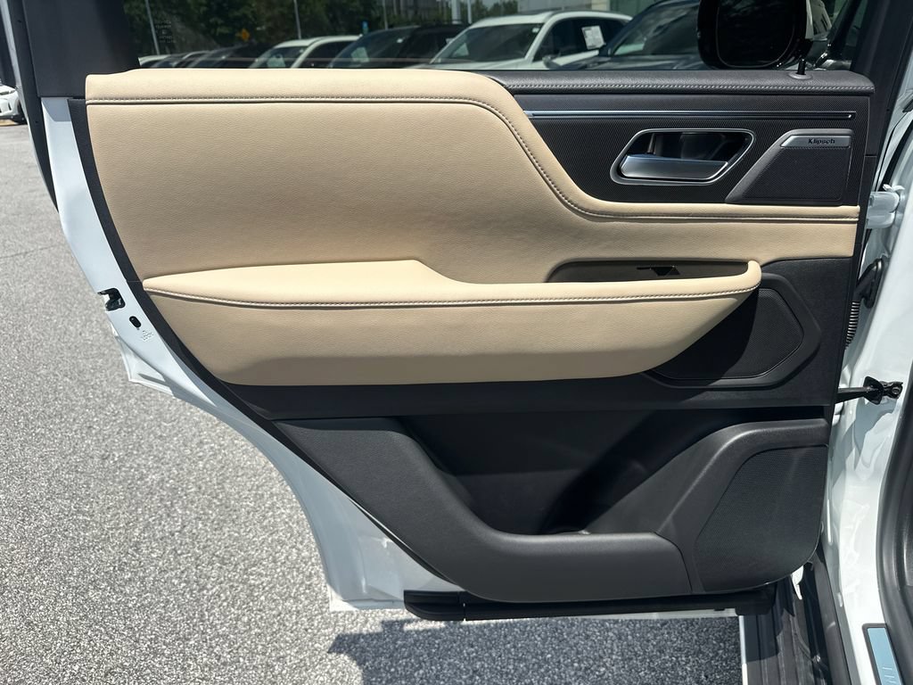 Used 2026 INFINITI QX80 Pure w/ Cargo Package AWD/4WD image 18