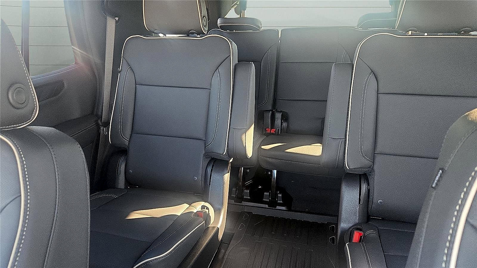 New 2026 GMC Yukon Elevation w/ LPO, Floor Liner Package AWD/4WD image 40