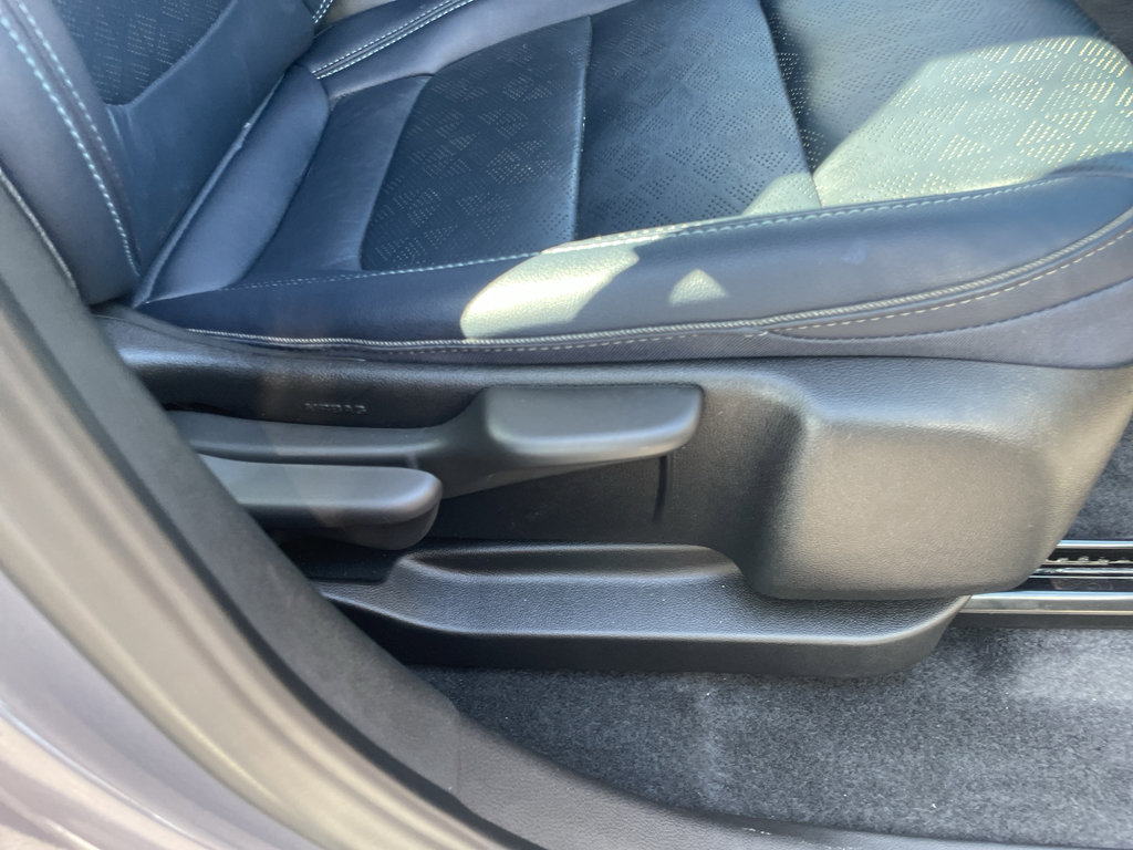 Used 2023 Chevrolet Bolt EUV LT w/ Convenience Package FWD image 49