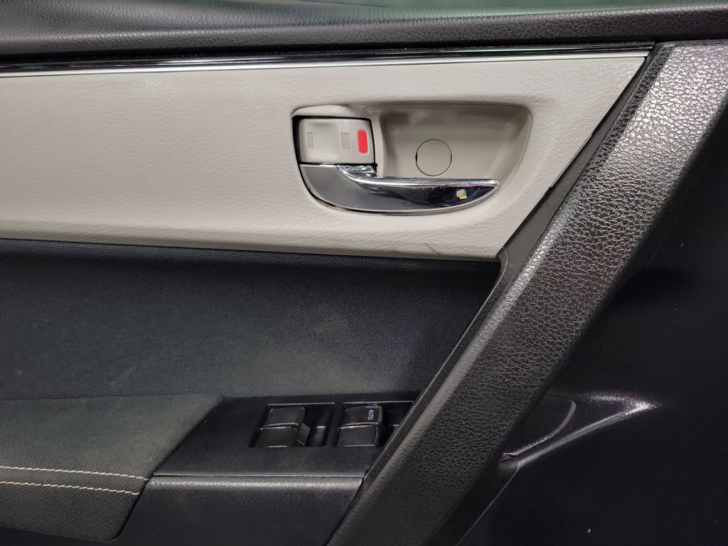 Used 2019 Toyota Corolla LE image 20