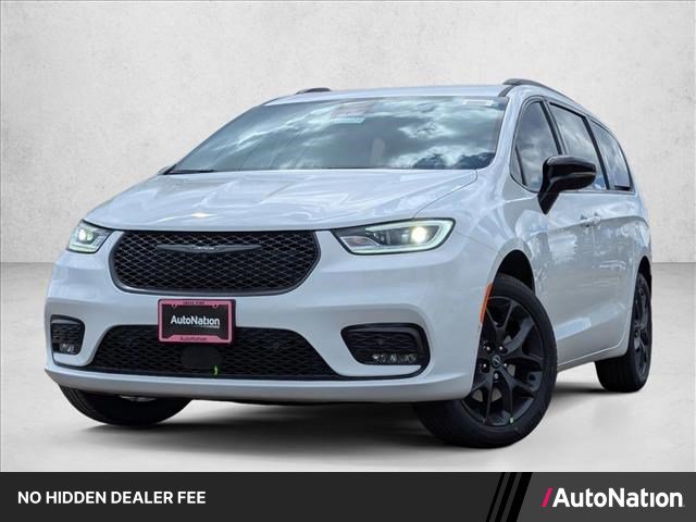 New 2026 Chrysler Pacifica Select w/ S Appearance Package