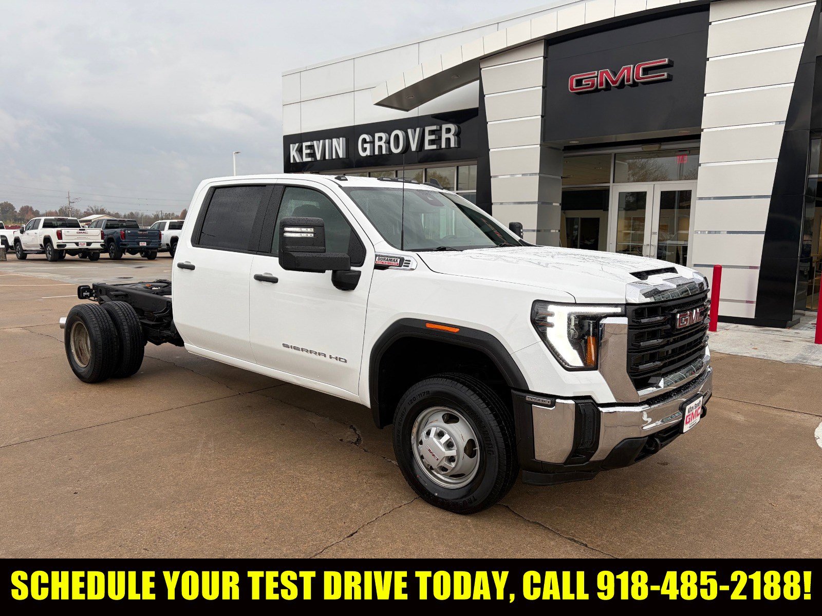 Used 2024 GMC Sierra 3500 Pro w/ Convenience Package image 1