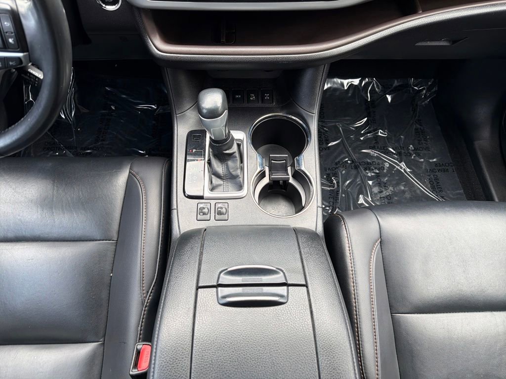 Used 2019 Toyota Highlander XLE image 25