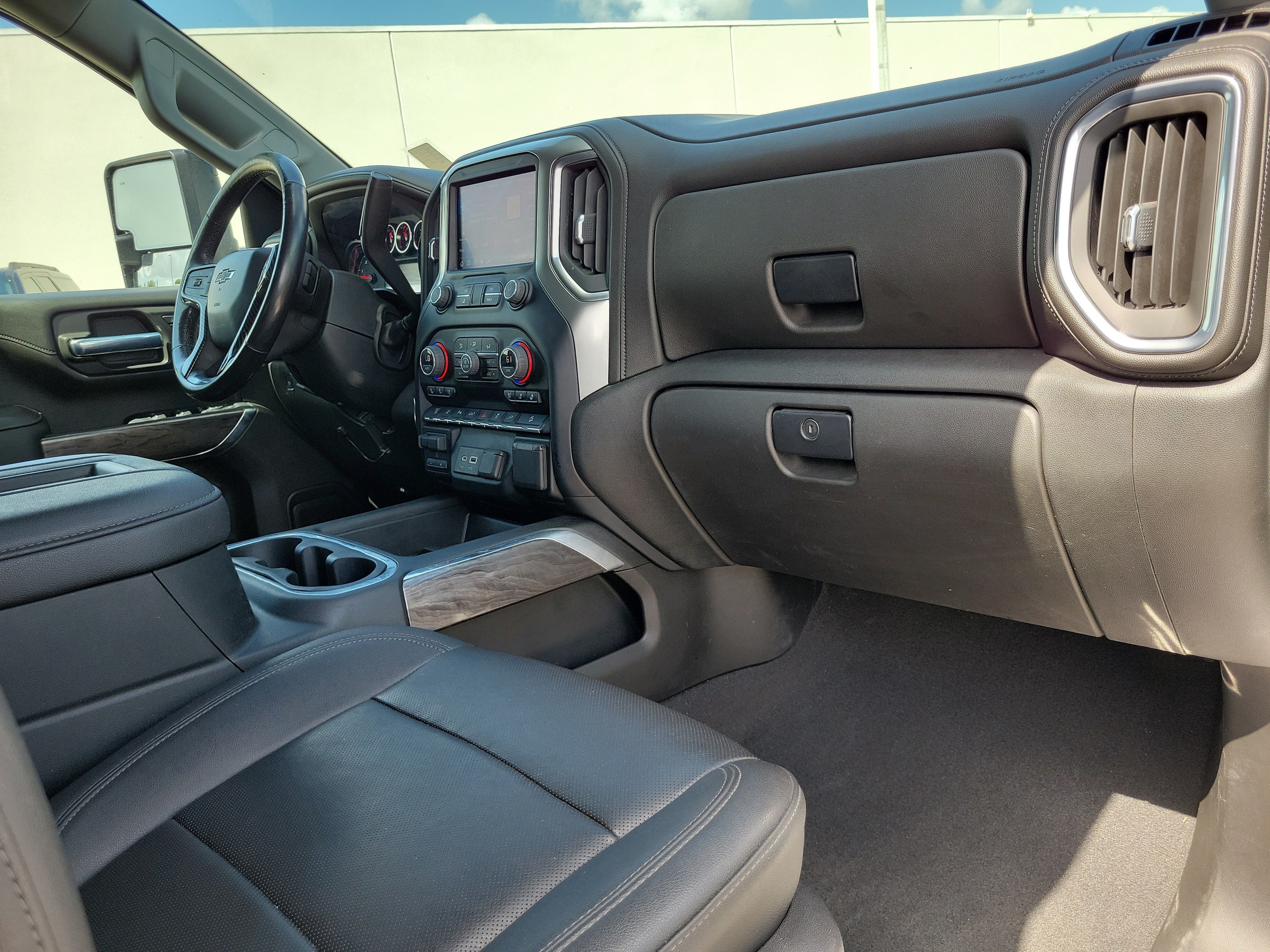 Used 2022 Chevrolet Silverado 2500 LTZ w/ LTZ Plus Package AWD/4WD image 16