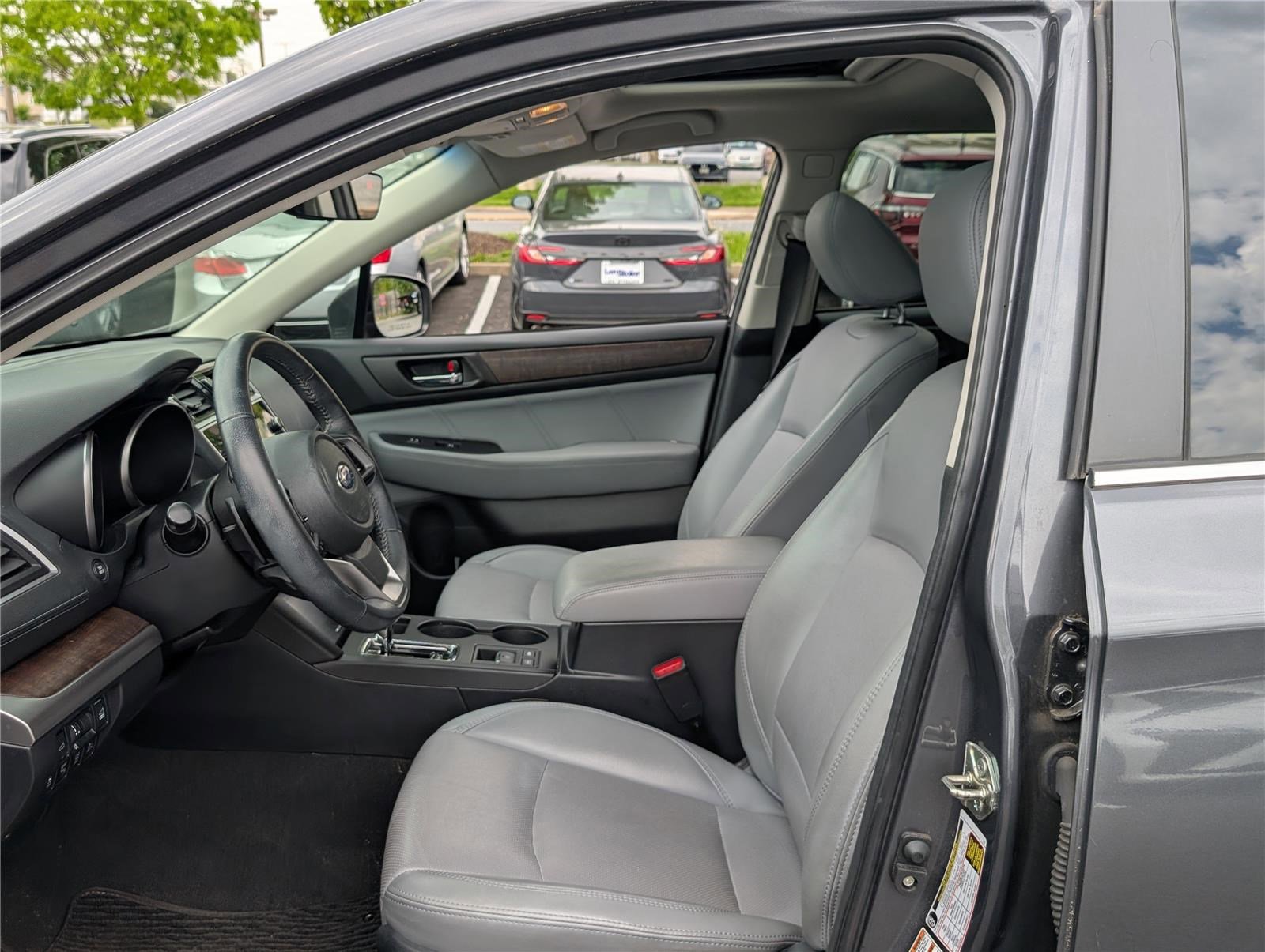 Used 2018 Subaru Outback 2.5i Limited AWD/4WD image 16
