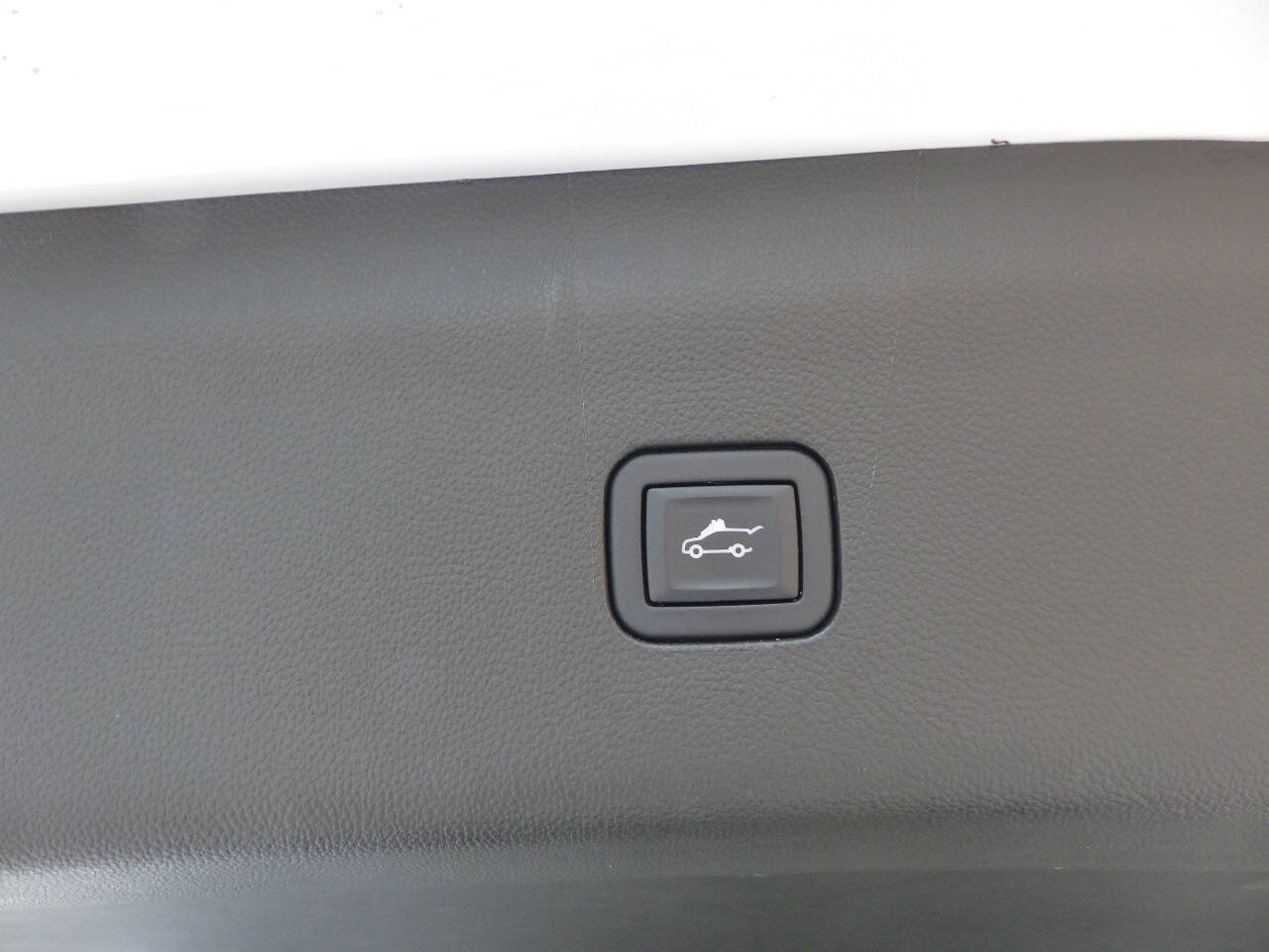 Used 2022 Buick Enclave Premium w/ Surround and Sites Package FWD image 47