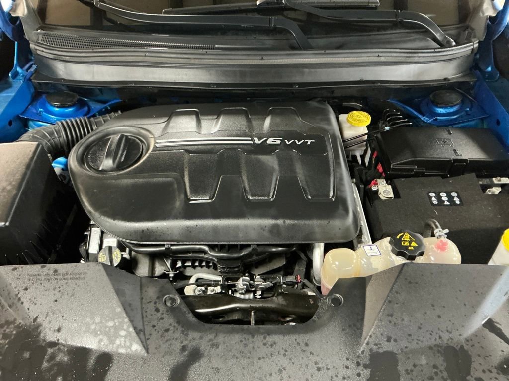 Used 2021 Jeep Cherokee Trailhawk image 10