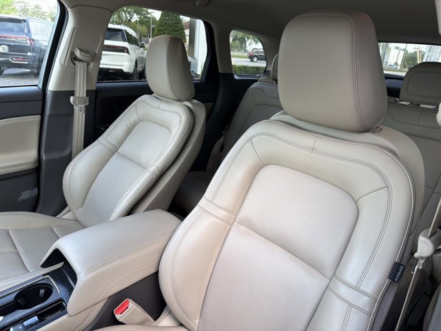 Certified 2022 Lincoln Corsair FWD w/ Equipment Group 101A image 14