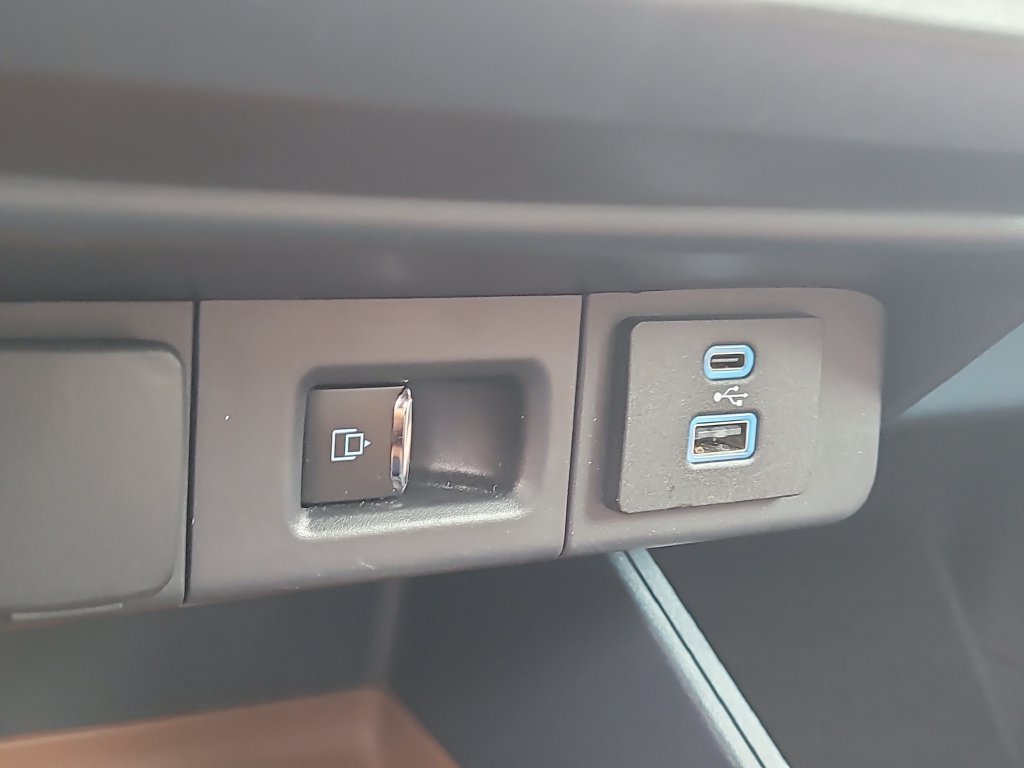 Certified 2024 Ford Maverick Lariat FWD image 24