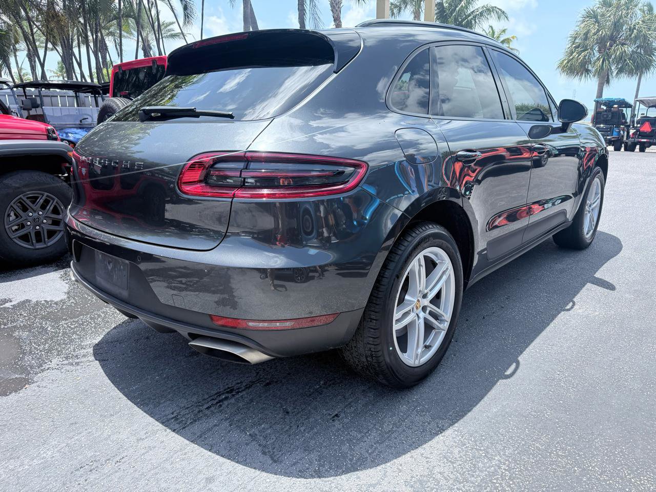 Used 2018 Porsche Macan AWD/4WD image 3