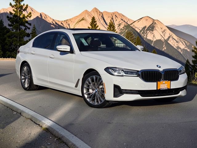 Used 2022 BMW 530i xDrive w/ Convenience Package AWD/4WD image 2