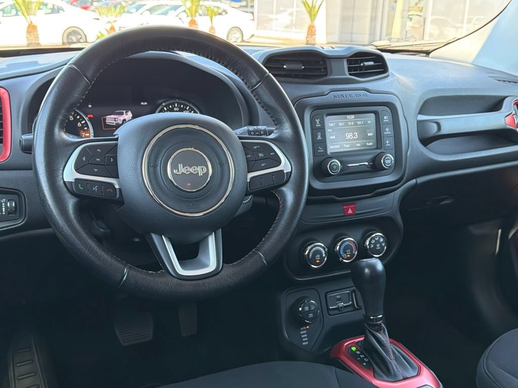 Used 2017 Jeep Renegade Trailhawk AWD/4WD image 31