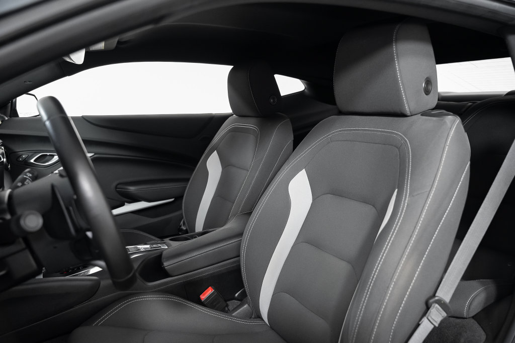 Used 2020 Chevrolet Camaro LT w/ Technology Package RWD image 19