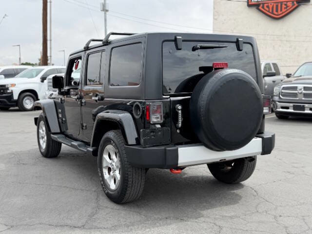 Used 2014 Jeep Wrangler Unlimited Sahara w/ Dual Top Group AWD/4WD image 5