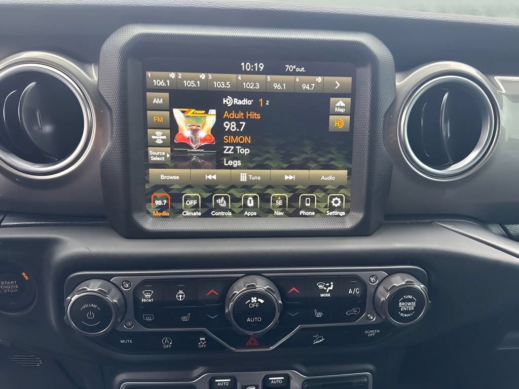 Used 2018 Jeep Wrangler Unlimited Sahara AWD/4WD image 7