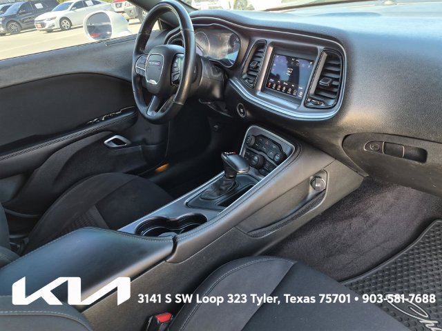 Used 2019 Dodge Challenger R/T w/ Driver Convenience Group RWD image 12