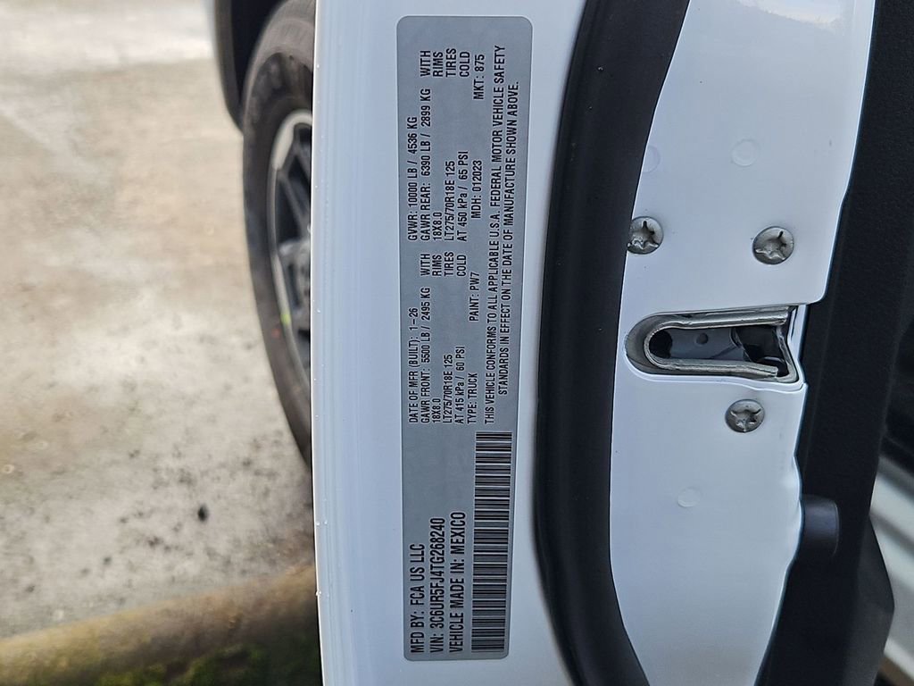 New 2026 RAM 2500 Laramie AWD/4WD image 32