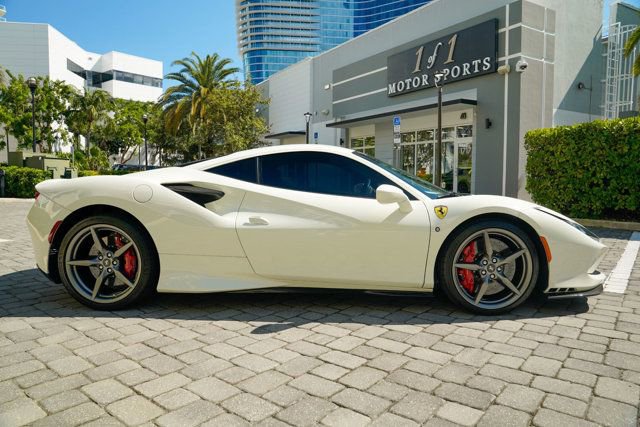 Used 2021 Ferrari F8 Tributo image 32