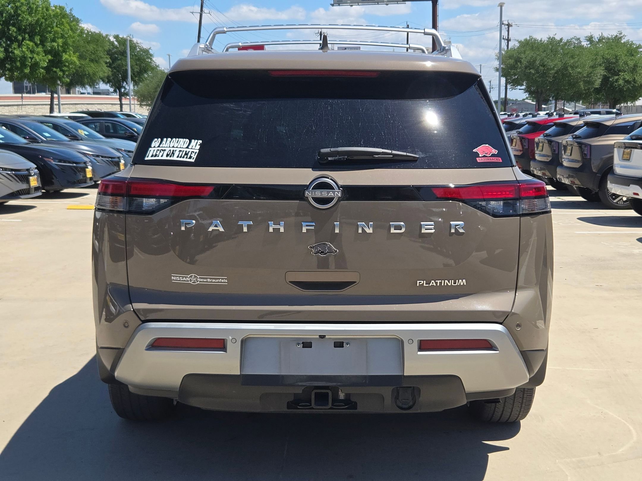 Used 2024 Nissan Pathfinder Platinum image 4