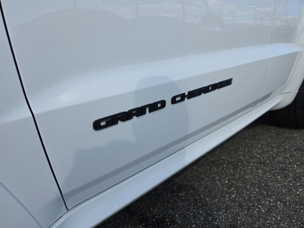 Used 2018 Jeep Grand Cherokee SRT image 37