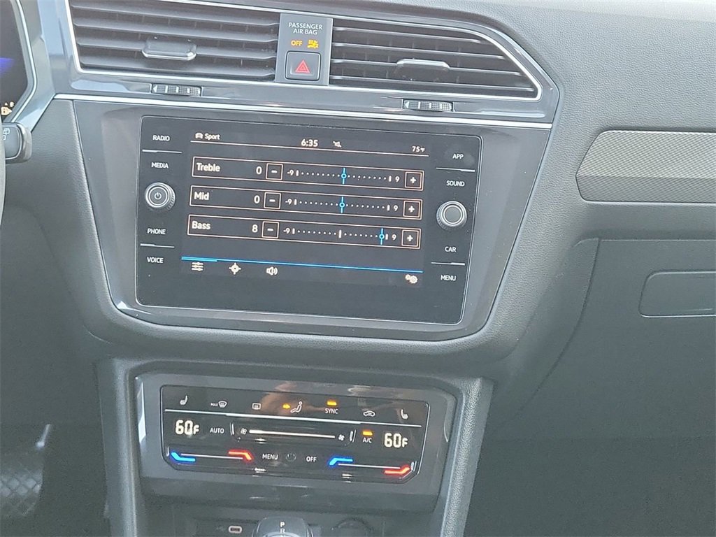 Used 2022 Volkswagen Tiguan SE image 21