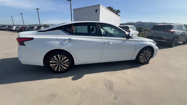 Used 2025 Nissan Altima 2.5 SV image 9