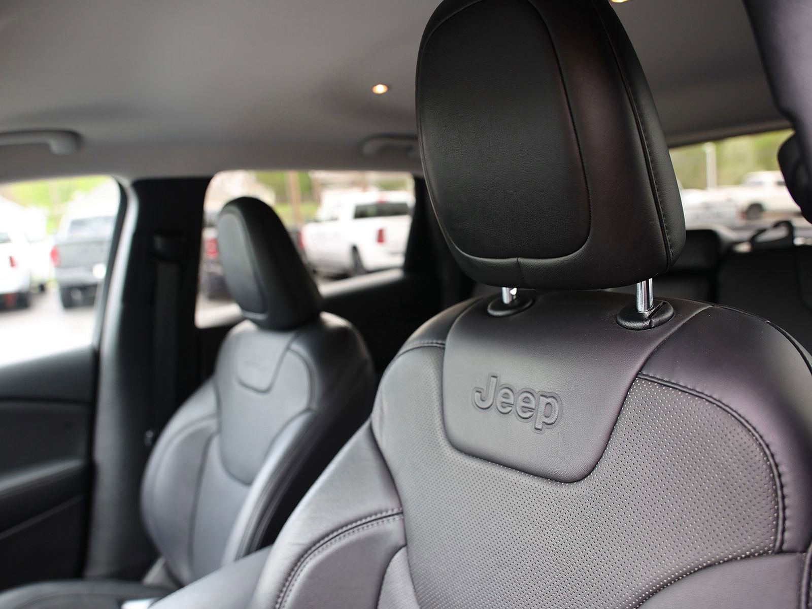 Used 2021 Jeep Cherokee Latitude Lux w/ Comfort/Convenience Group image 20