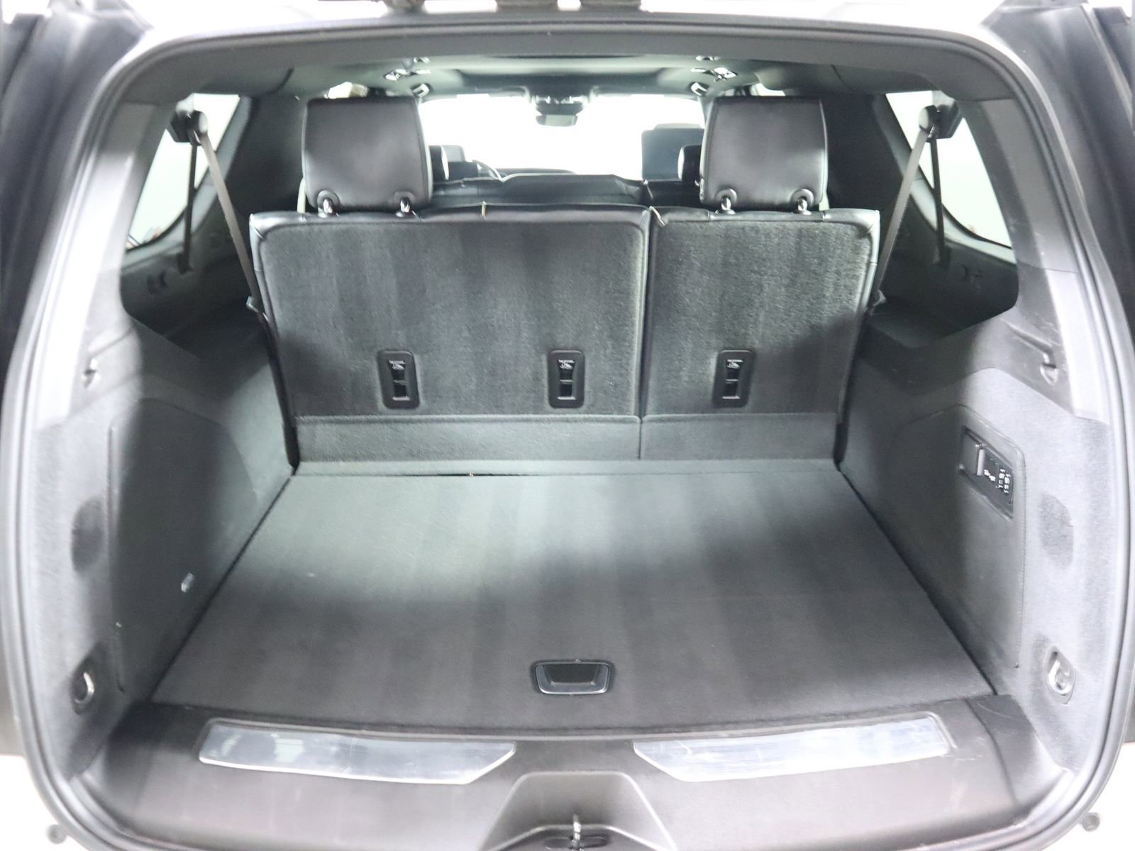 Used 2021 Cadillac Escalade ESV Premium Luxury w/ Driver Assist Tech Package AWD/4WD image 13