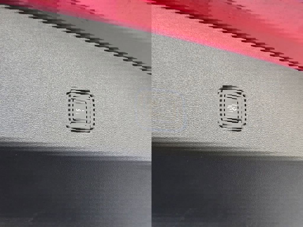 New 2026 Cadillac Optiq Luxury 2 w/ LPO, Floor Liner Package image 31