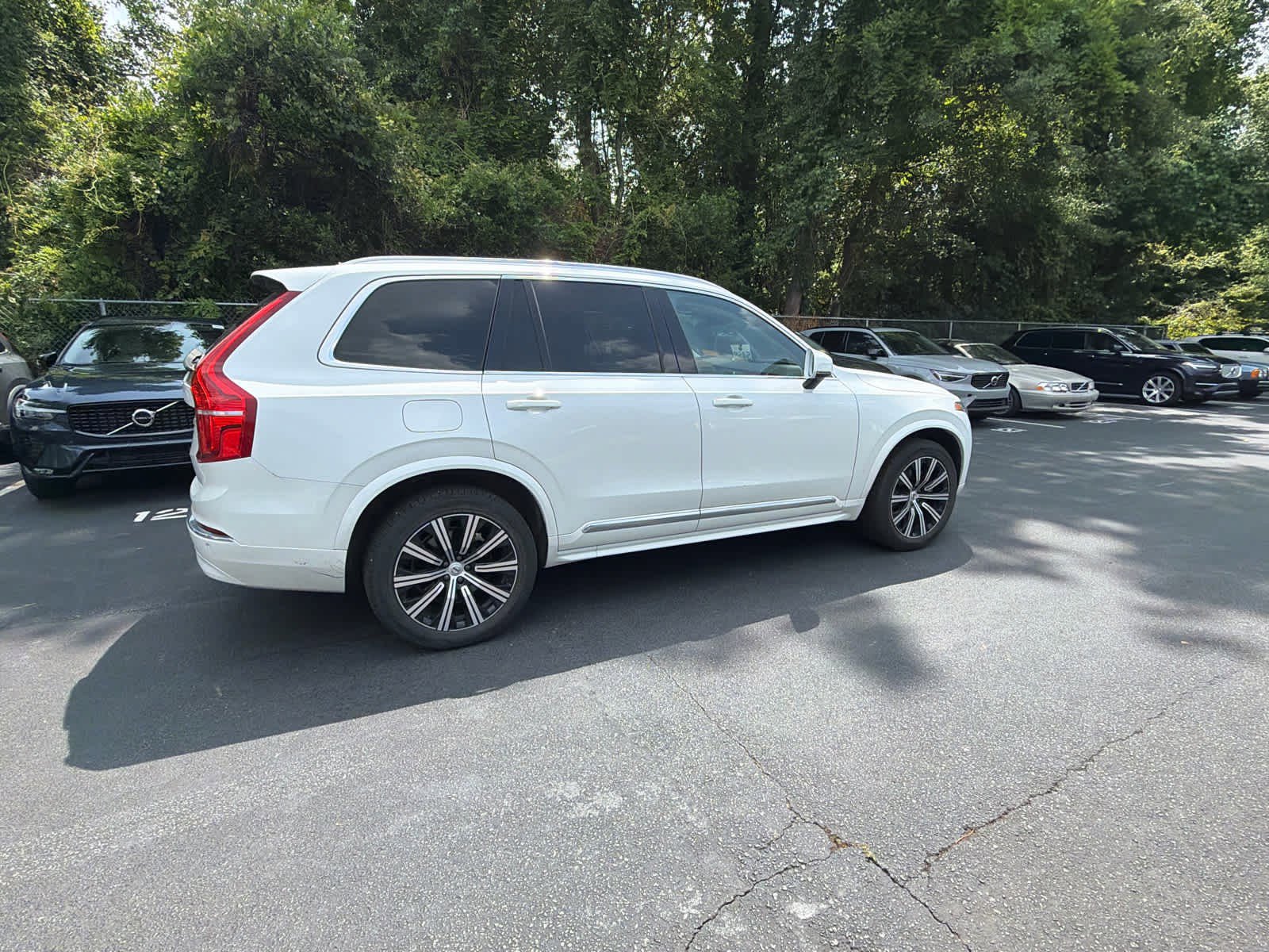 Used 2025 Volvo XC90 B5 Core AWD/4WD image 13