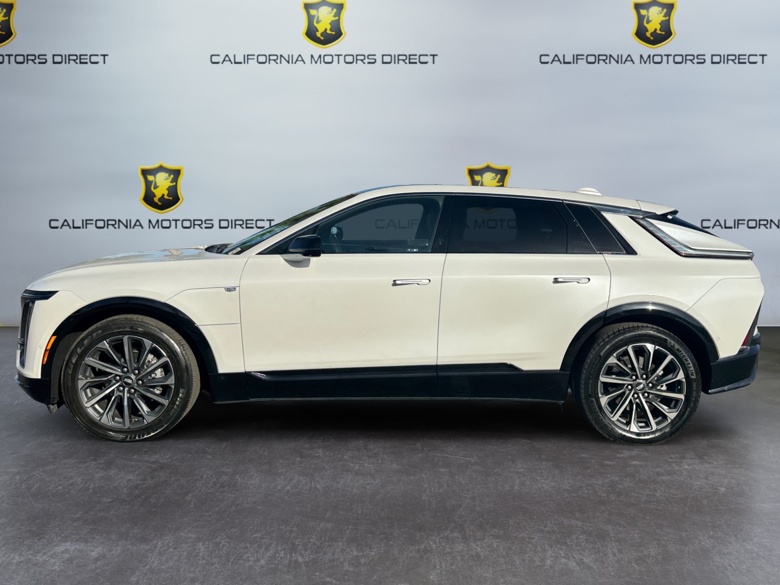 Used 2024 Cadillac Lyriq Sport RWD image 2
