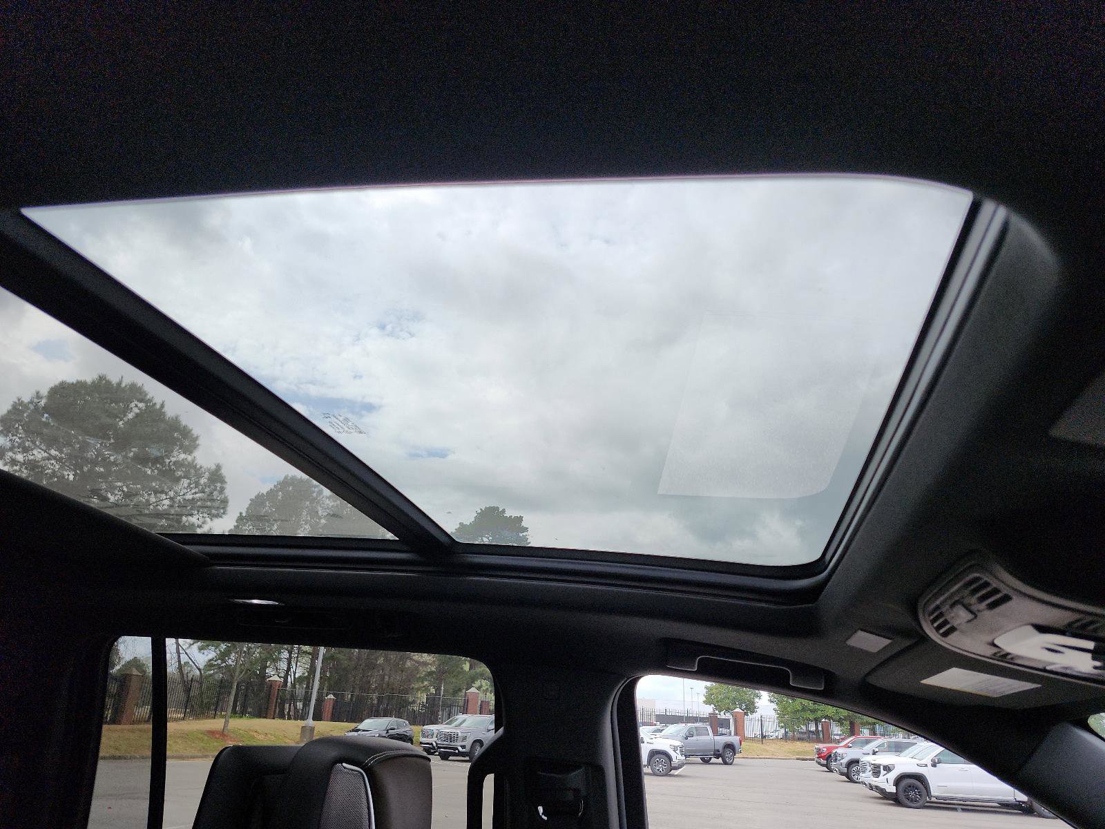 New 2026 GMC Yukon XL Denali Ultimate image 8