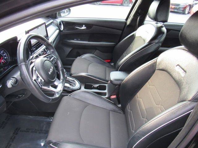 Used 2022 Kia Forte GT-Line w/ GT-Line Premium Package FWD image 9