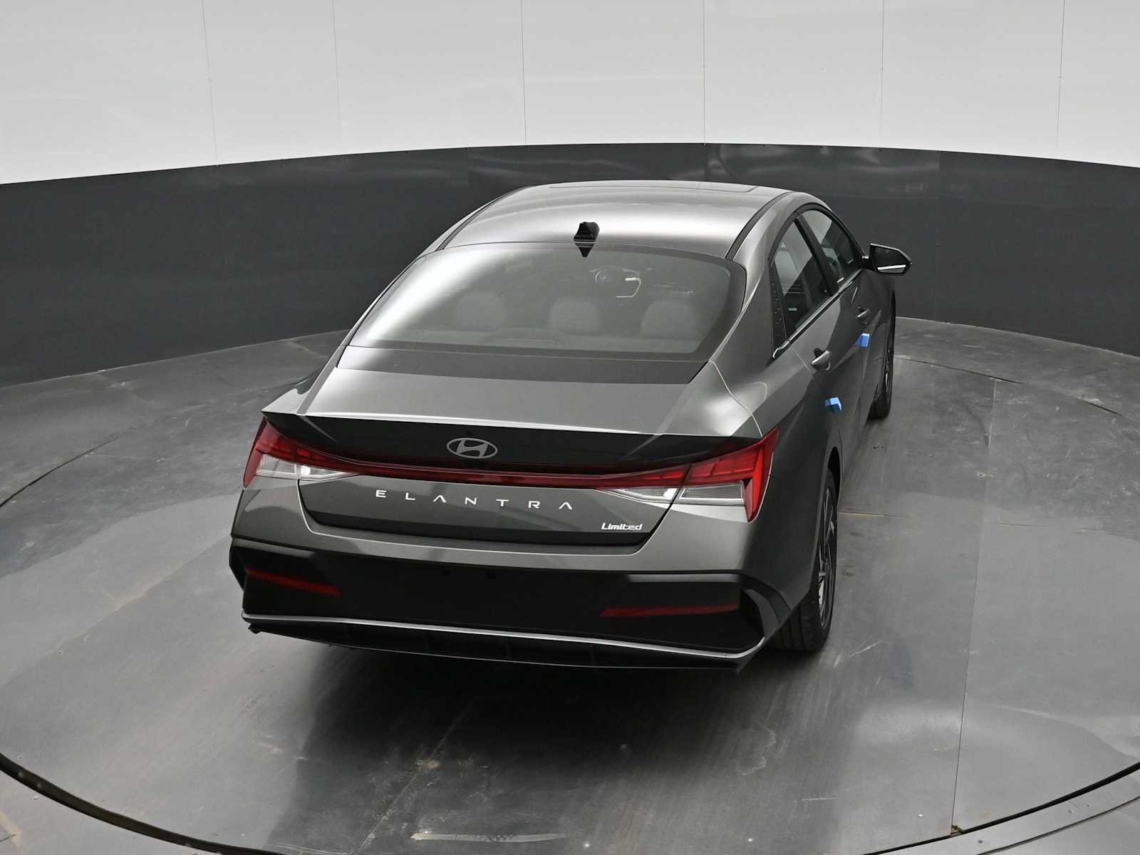 New 2026 Hyundai Elantra Limited FWD image 33