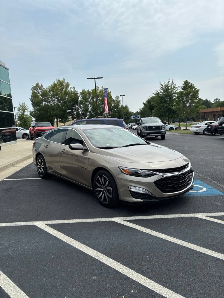 Used 2022 Chevrolet Malibu RS FWD image 3